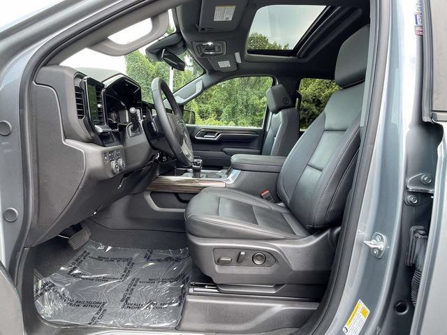 Used 2025 Chevrolet Silverado 1500 LT Trail Boss w/ Convenience Package II AWD/4WD image 11