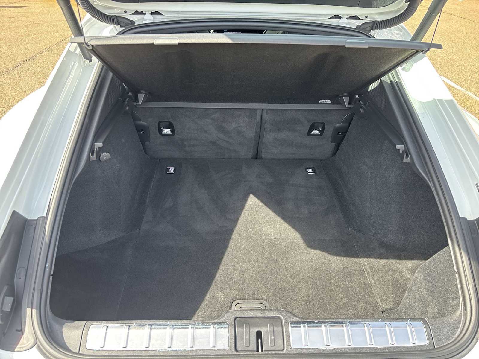 Used 2025 Porsche Panamera image 30