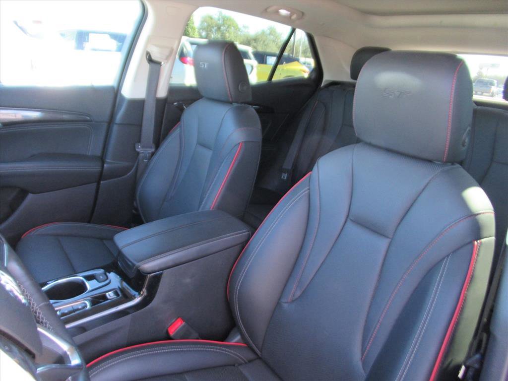 Used 2023 Buick Envision Essence w/ Sport Touring Package image 16