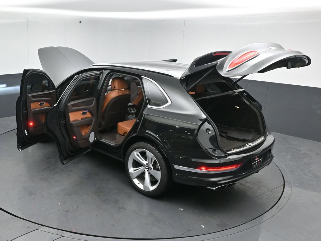 Used 2021 Bentley Bentayga image 52