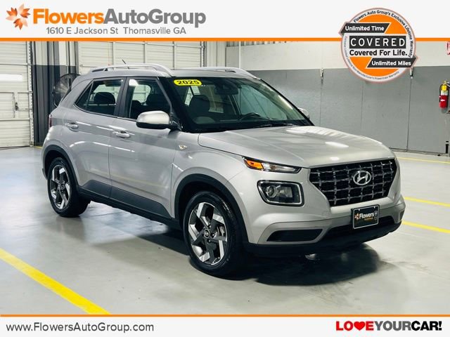 Used 2025 Hyundai Venue SEL FWD image 1
