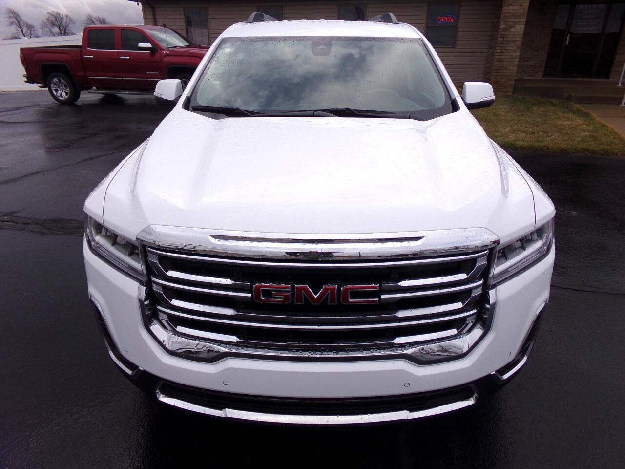 Used 2023 GMC Acadia SLE w/ Driver Convenience Package image 8