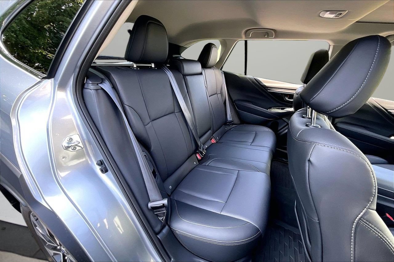 Used 2025 Subaru Outback Limited AWD/4WD image 26