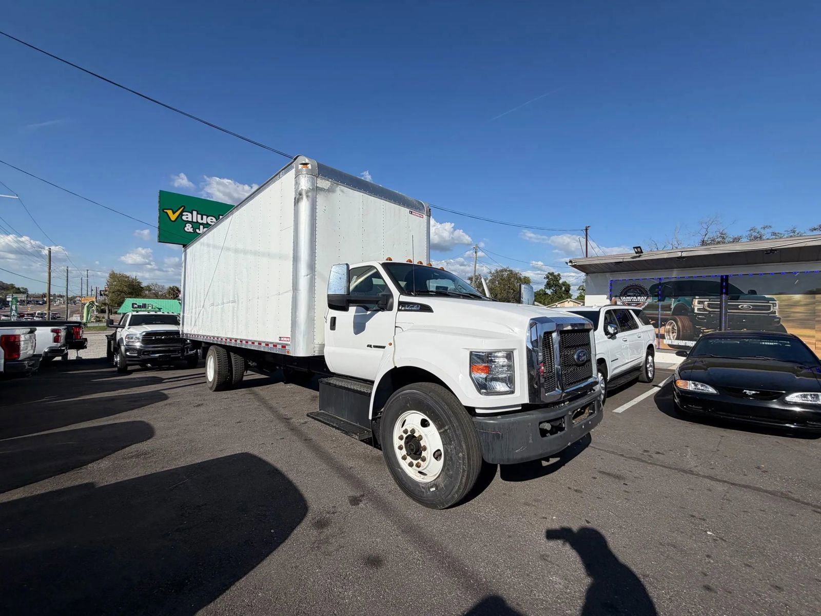 Used 2022 Ford F750 2WD Regular Cab Super Duty image 4