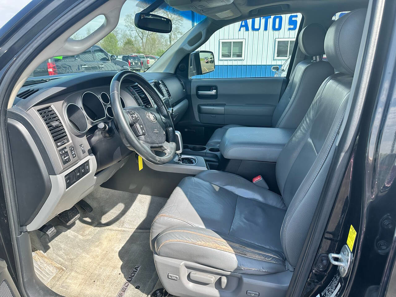 Used 2010 Toyota Sequoia Limited AWD/4WD image 10