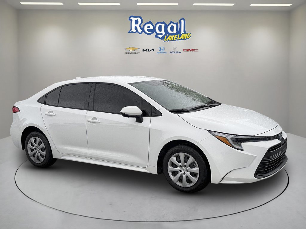 Used 2025 Toyota Corolla LE FWD image 1