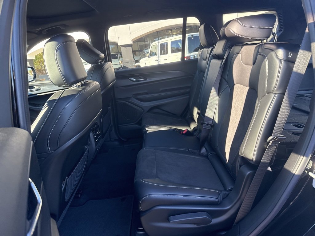 New 2025 Jeep Grand Cherokee L Altitude image 23