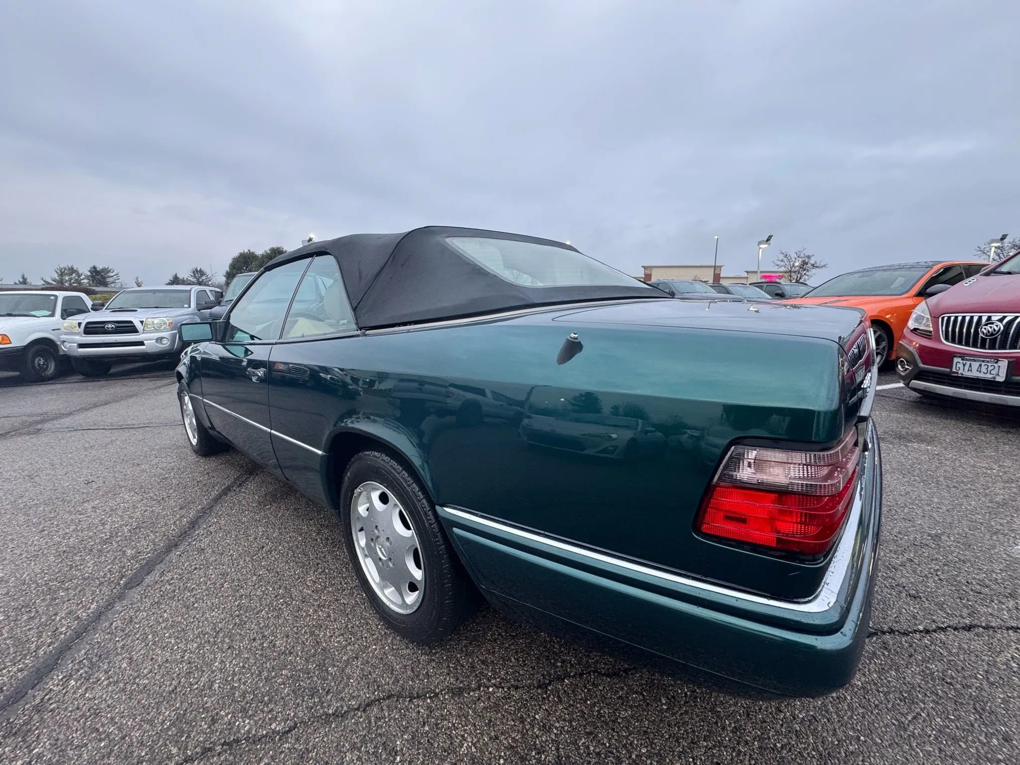 Used 1995 Mercedes-Benz E 320 Convertible image 3