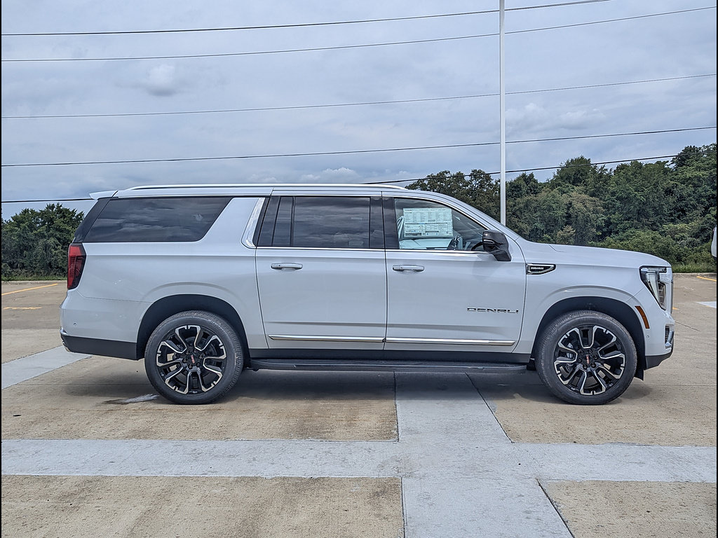 New 2026 GMC Yukon XL Denali w/ Advanced Technology Package AWD/4WD image 6