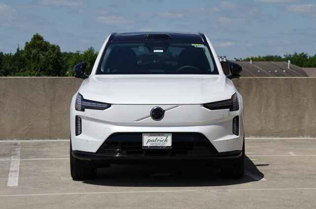 New 2025 Volvo EX90 Ultra image 2