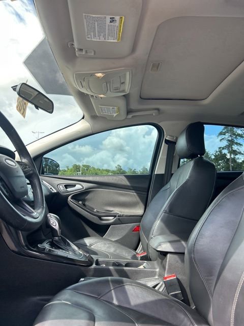 Used 2017 Ford Focus Titanium FWD image 10