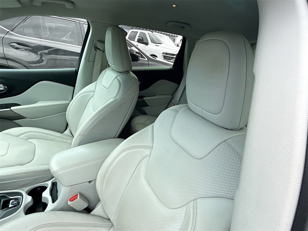 Used 2020 Jeep Cherokee Limited image 21