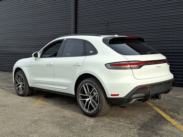 Certified 2026 Porsche Macan AWD/4WD image 3