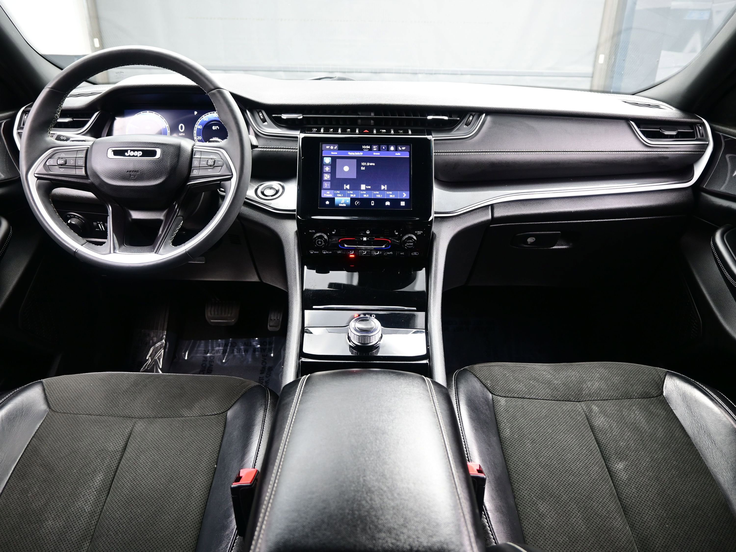 Used 2023 Jeep Grand Cherokee L Laredo image 18