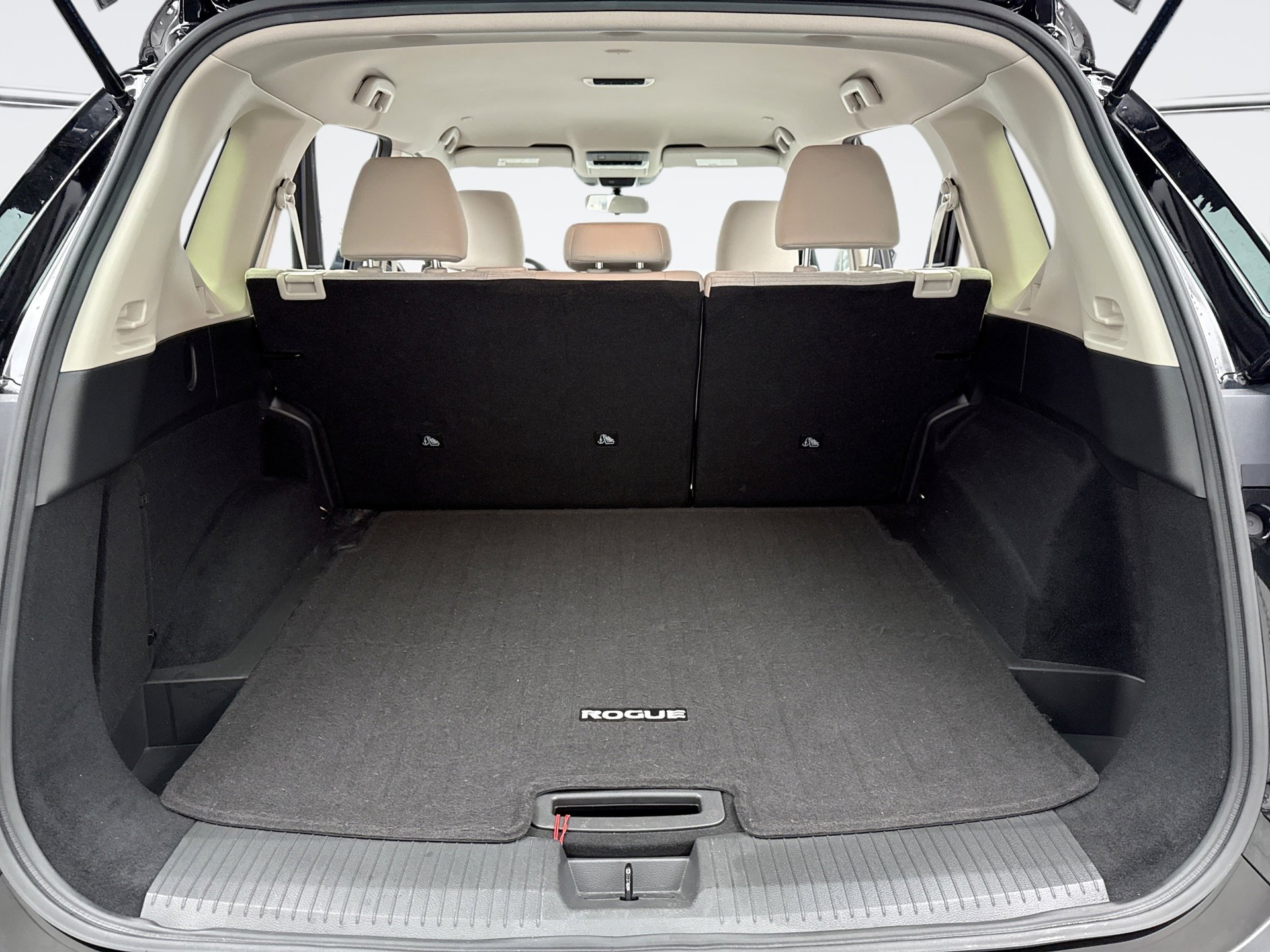 Used 2023 Nissan Rogue SV image 20