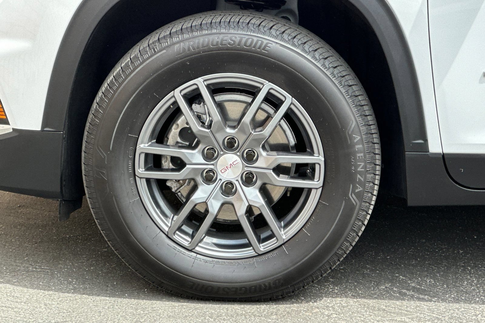 Certified 2025 GMC Acadia Elevation FWD image 29