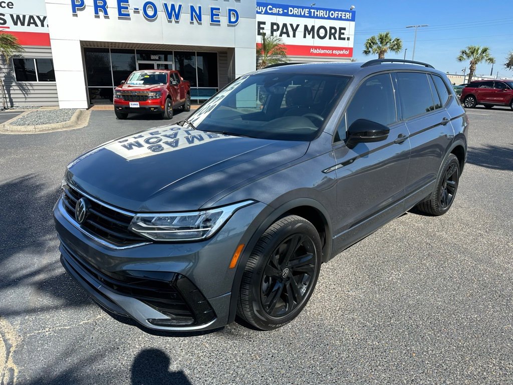Used 2024 Volkswagen Tiguan SE R-Line w/ MDO Package, Three-Row image 3