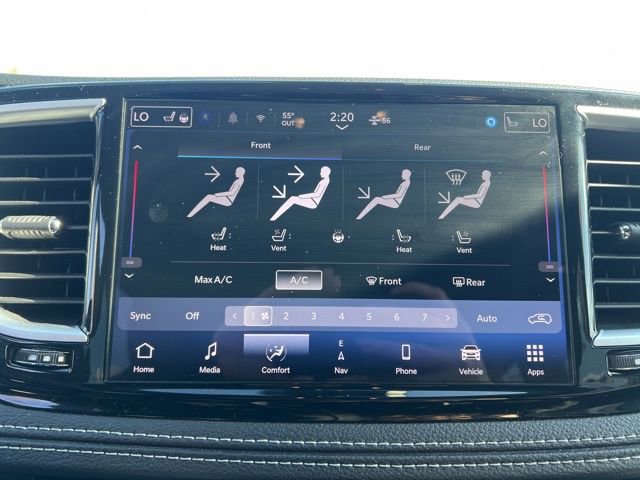 Used 2025 Chrysler Pacifica Limited image 20