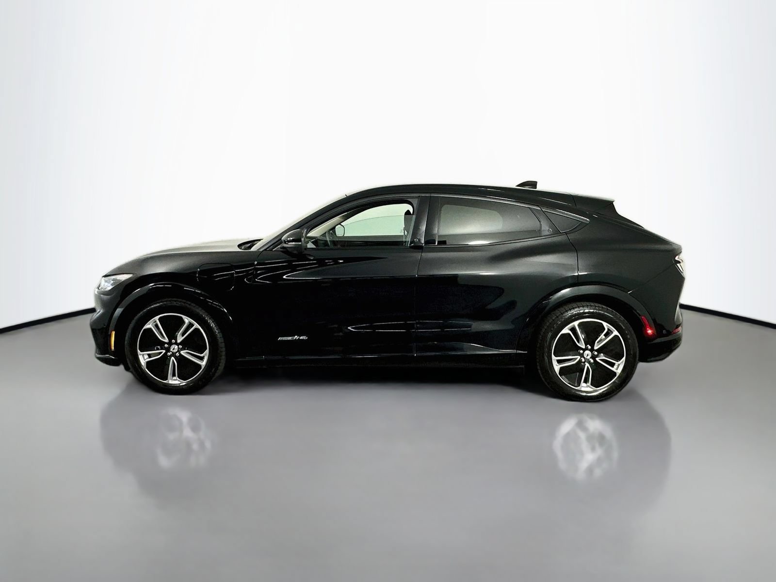 Used 2023 Ford Mustang Mach-E Premium AWD/4WD image 5