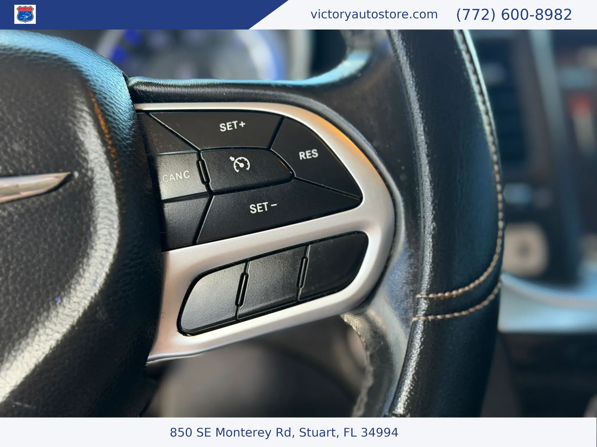 Used 2017 Chrysler 300 Limited AWD/4WD image 24