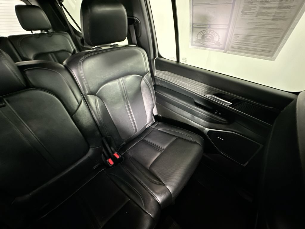 Used 2024 Jeep Wagoneer L Series II w/ Flexible Seating Group RWD image 14