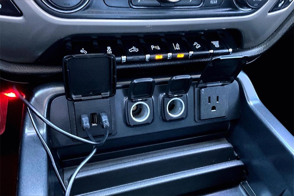 Used 2015 GMC Sierra 2500 Denali w/ Duramax Plus Package image 12