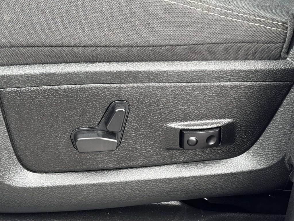 Used 2026 RAM 2500 Big Horn AWD/4WD image 31