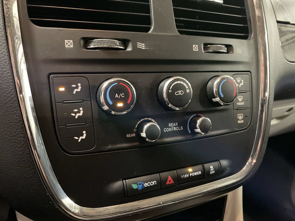Used 2016 Dodge Grand Caravan SXT w/ Rear Park Assist Package FWD image 20