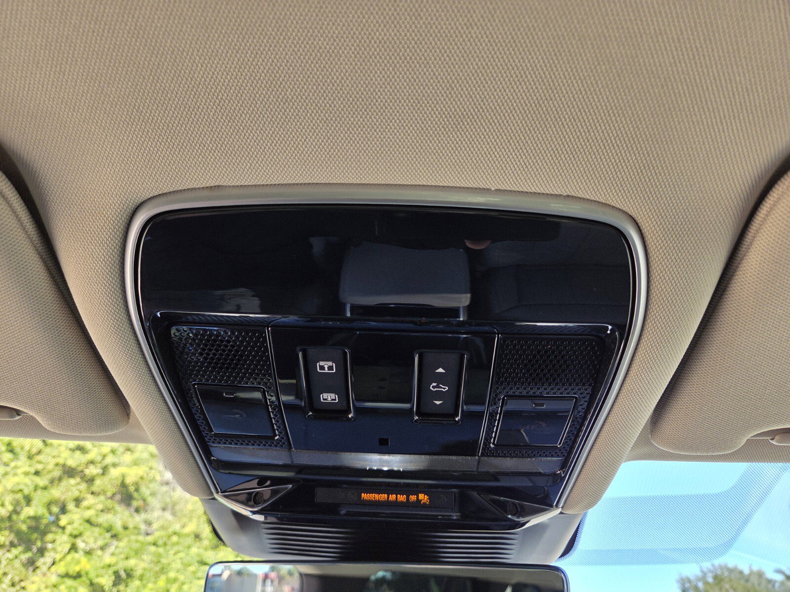 Used 2023 Land Rover Range Rover SE image 19