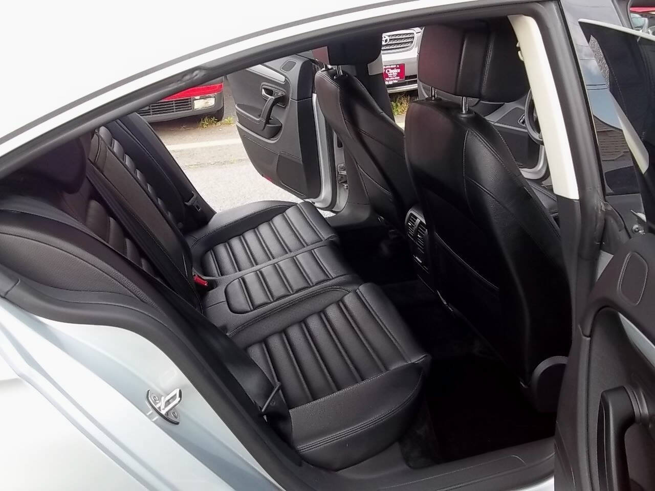 Used 2015 Volkswagen CC R-Line FWD image 11