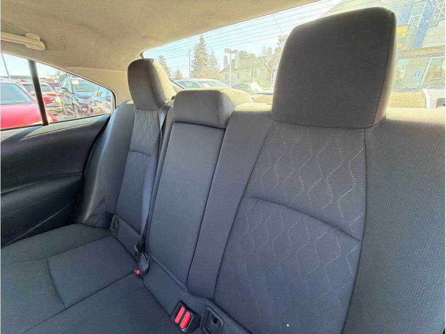 Used 2020 Toyota Corolla LE image 17