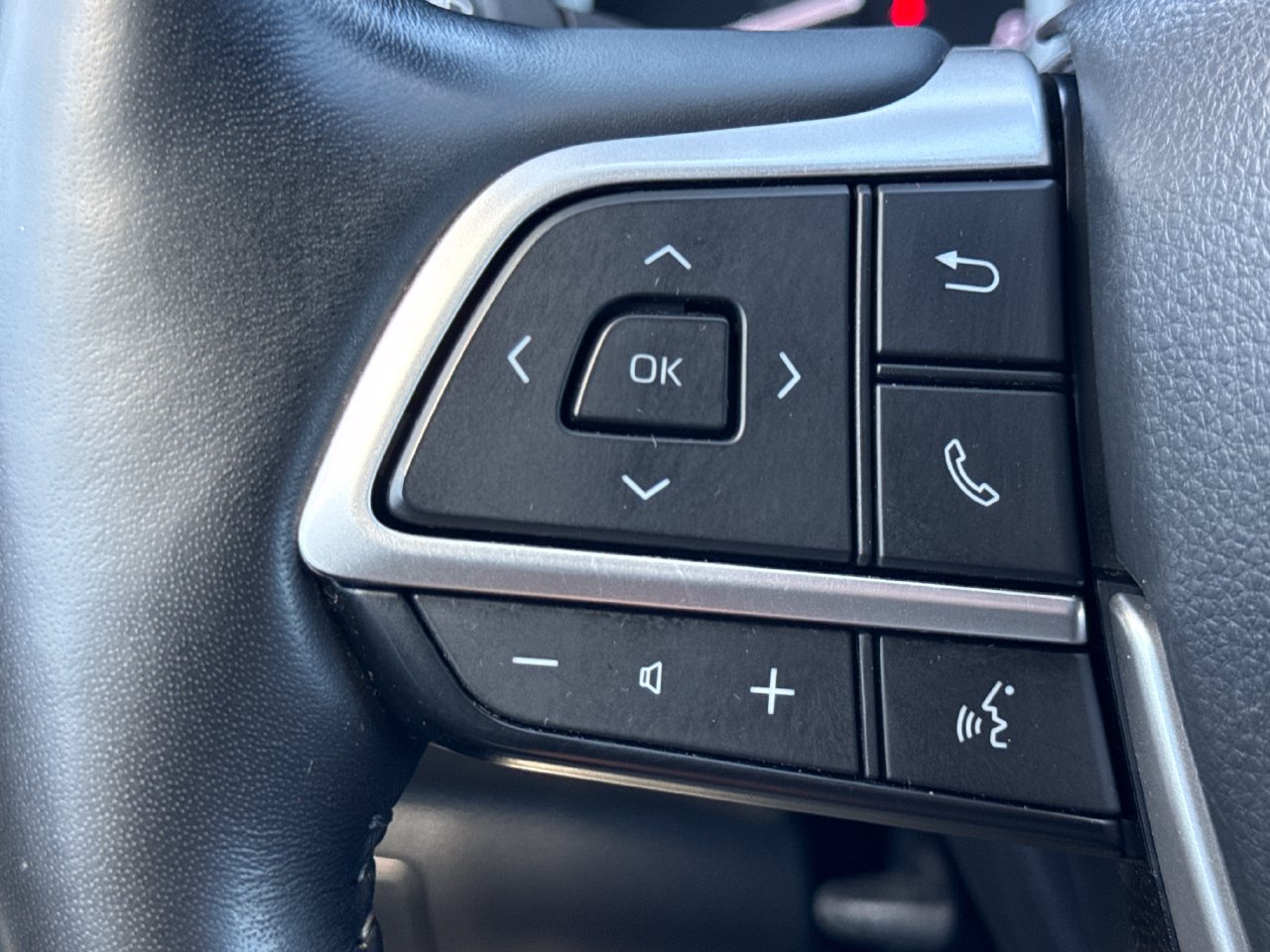 Used 2022 Toyota Highlander Platinum AWD/4WD image 32