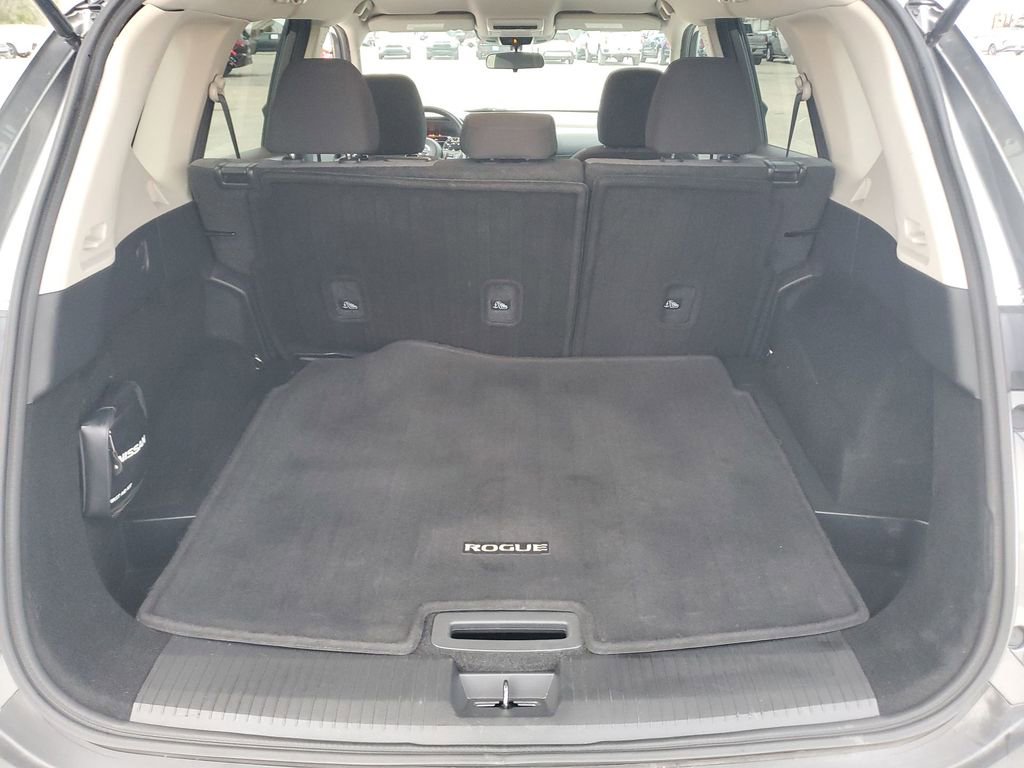 Used 2021 Nissan Rogue S image 22