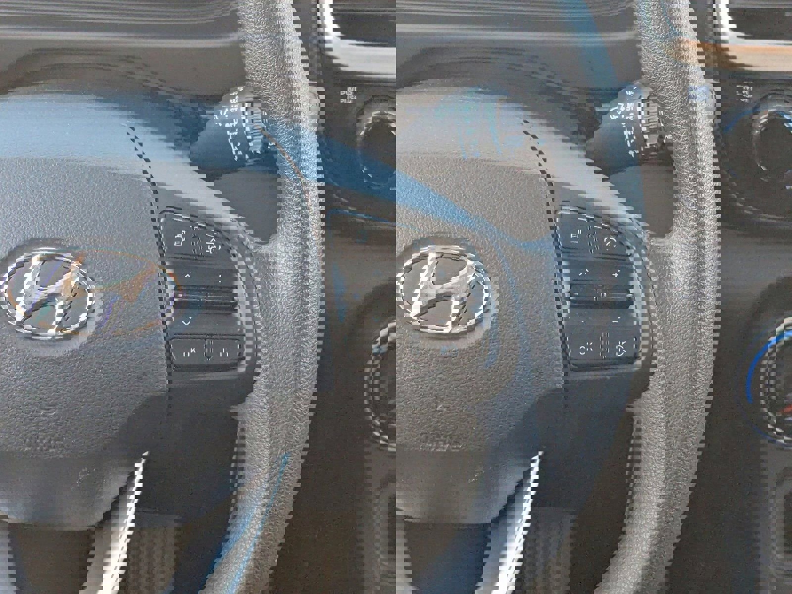 Used 2025 Hyundai Venue SE image 21