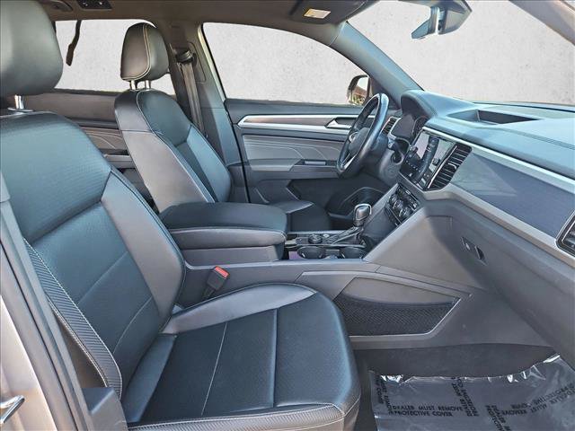 Used 2022 Volkswagen Atlas Cross Sport SEL R-Line AWD/4WD image 27