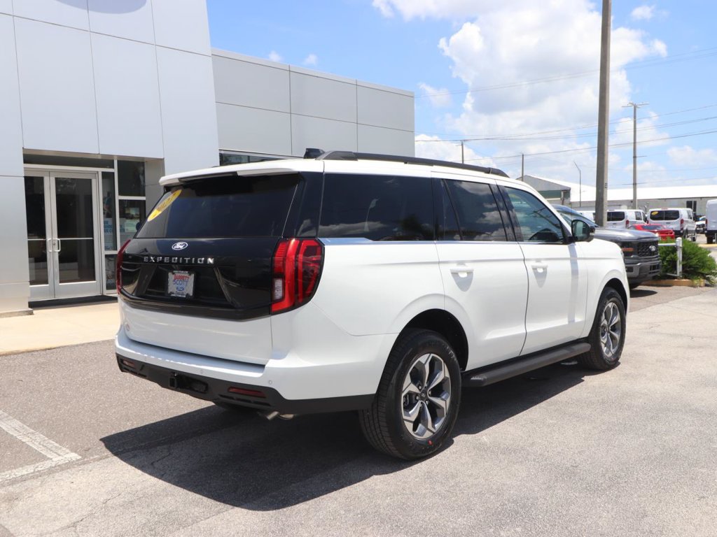 New 2027 Ford Expedition Active RWD image 16