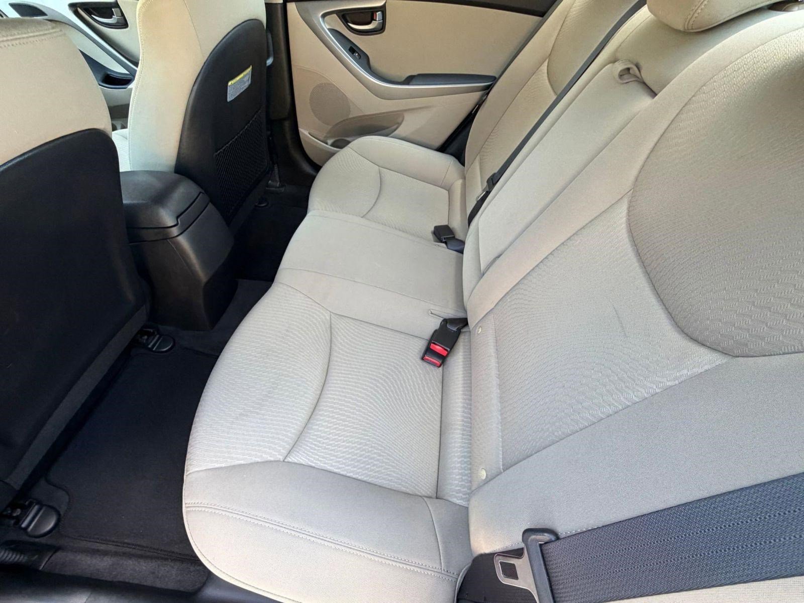 Used 2015 Hyundai Elantra SE w/ Option Group 02 FWD image 21