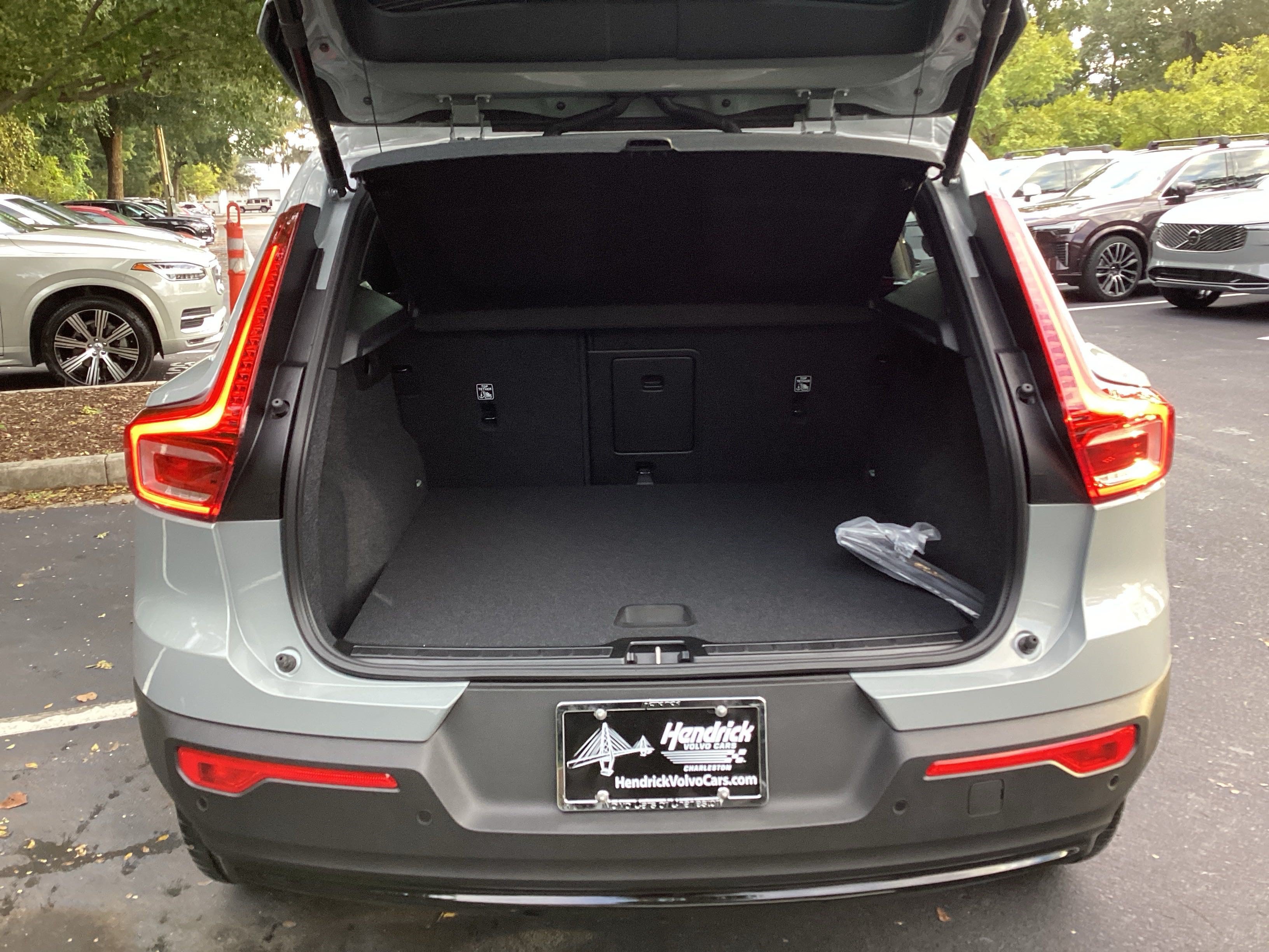 New 2026 Volvo XC40 B4 Core FWD image 35