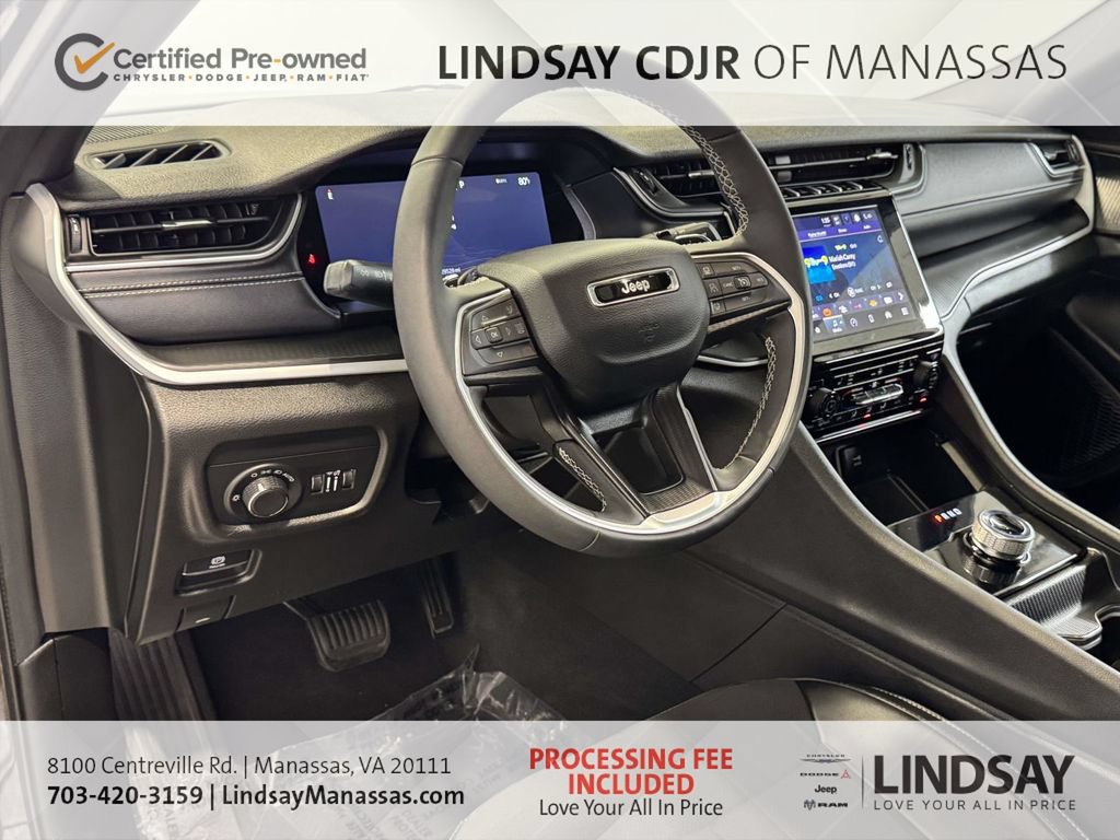 Used 2024 Jeep Grand Cherokee Altitude AWD/4WD image 19