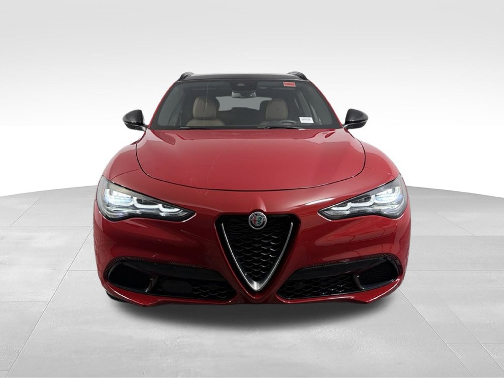 Used 2024 Alfa Romeo Stelvio Ti AWD/4WD image 4