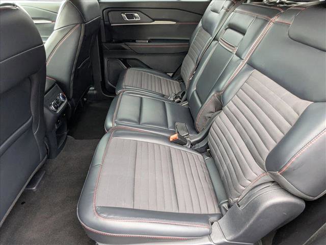 Certified 2025 Ford Explorer ST-Line w/ ST-Line Street Pack image 18