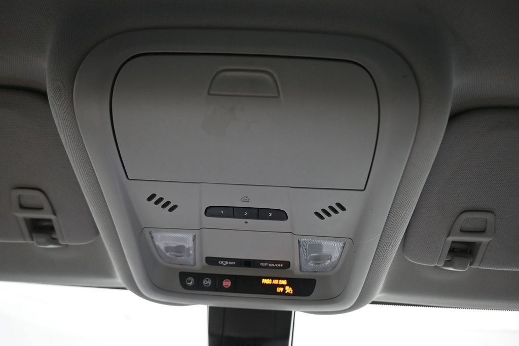Used 2021 Chevrolet Equinox Premier FWD image 38