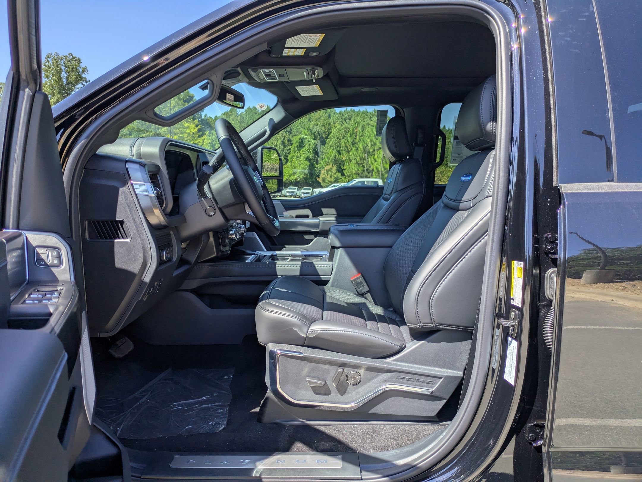 New 2026 Ford F250 Platinum w/ Tremor Off-Road Package image 13
