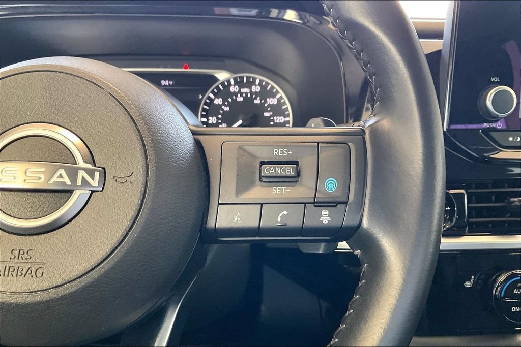 Used 2025 Nissan Pathfinder SV AWD/4WD image 19