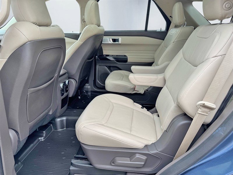 Used 2020 Ford Explorer Platinum w/ Premium Technology Package AWD/4WD image 25