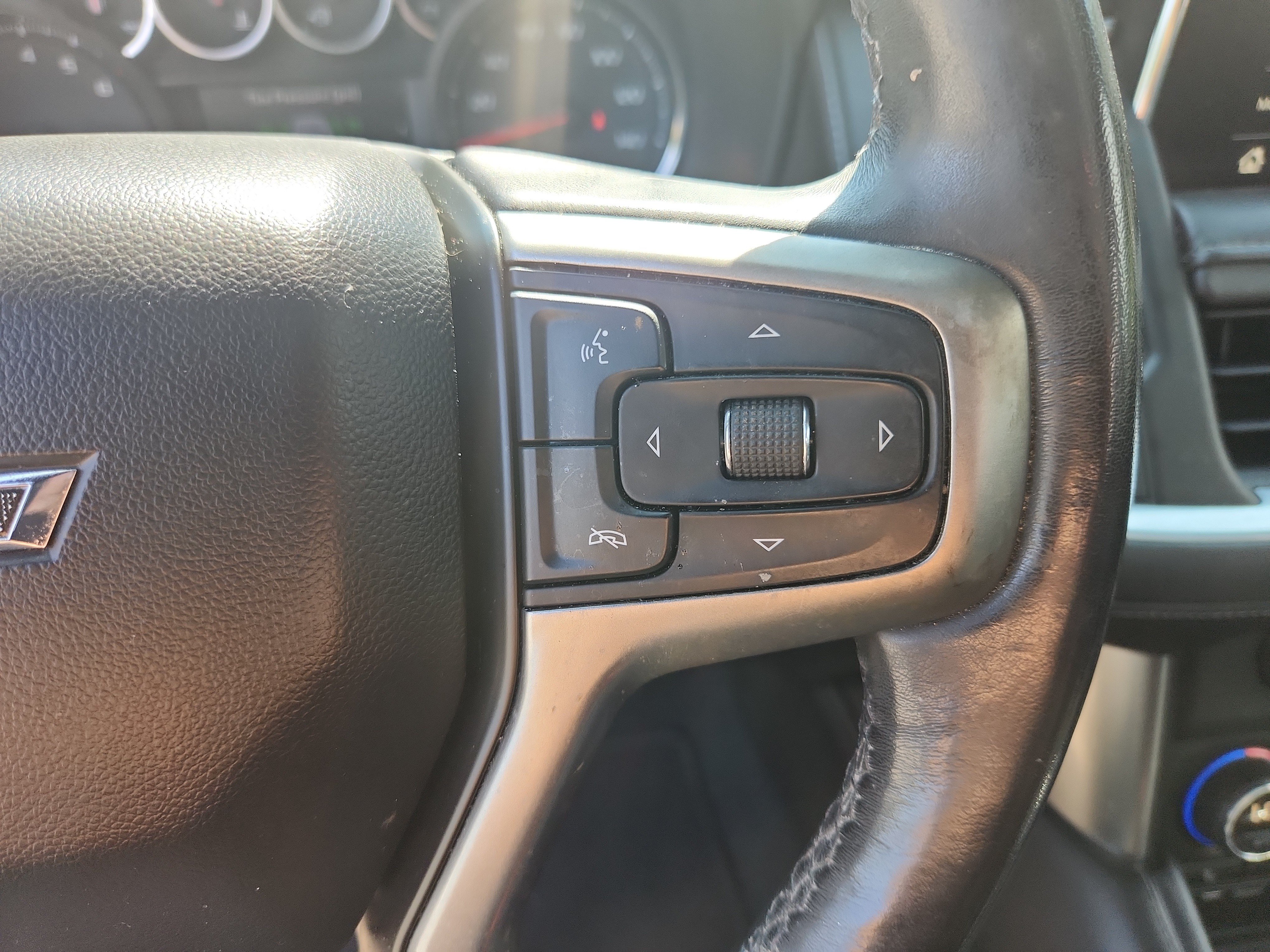 Used 2021 Chevrolet Suburban Z71 w/ Z71 Signature Package AWD/4WD image 28