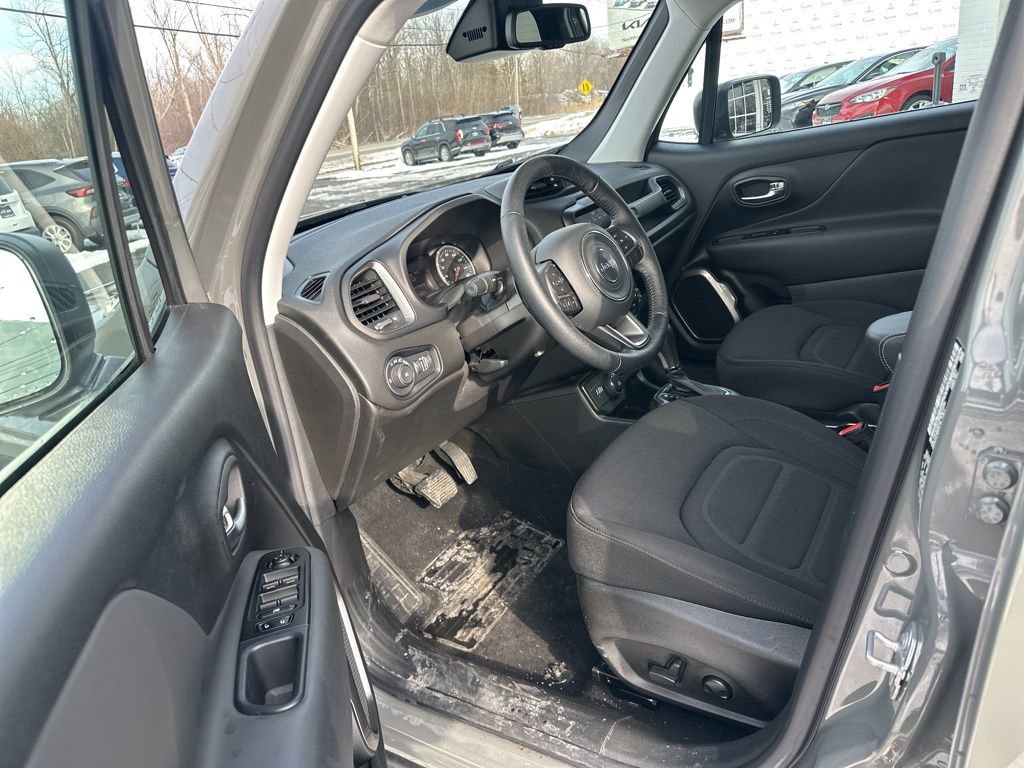 Used 2022 Jeep Renegade Latitude w/ Convenience Group image 12