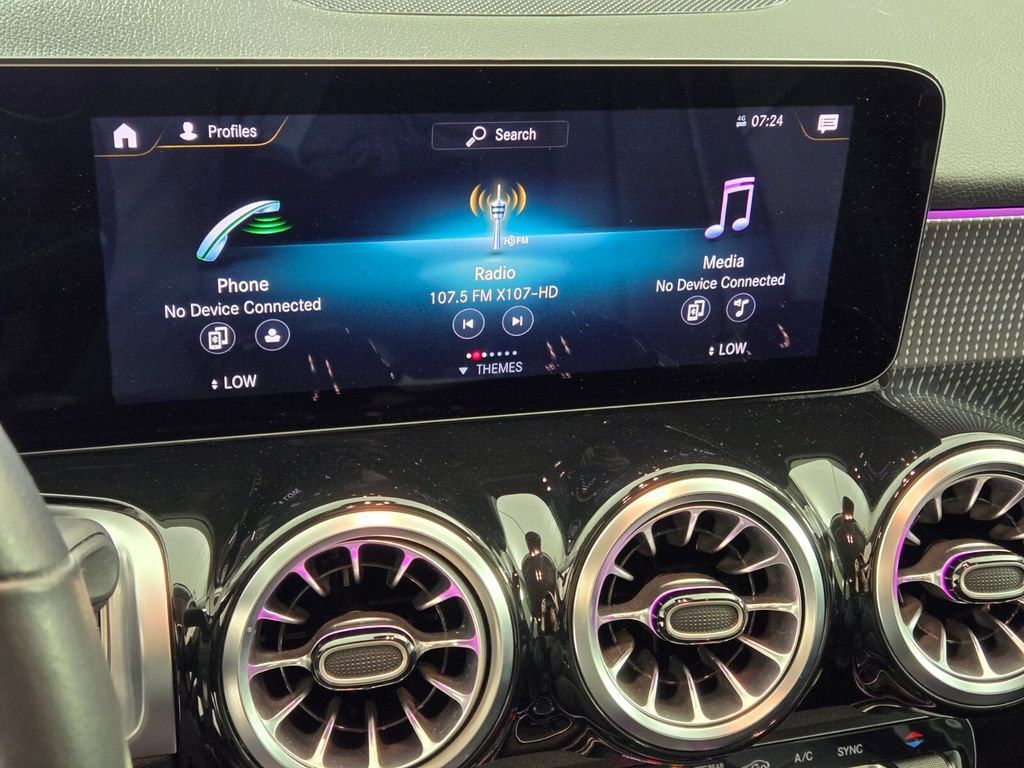 Used 2022 Mercedes-Benz GLB 250 4MATIC image 29