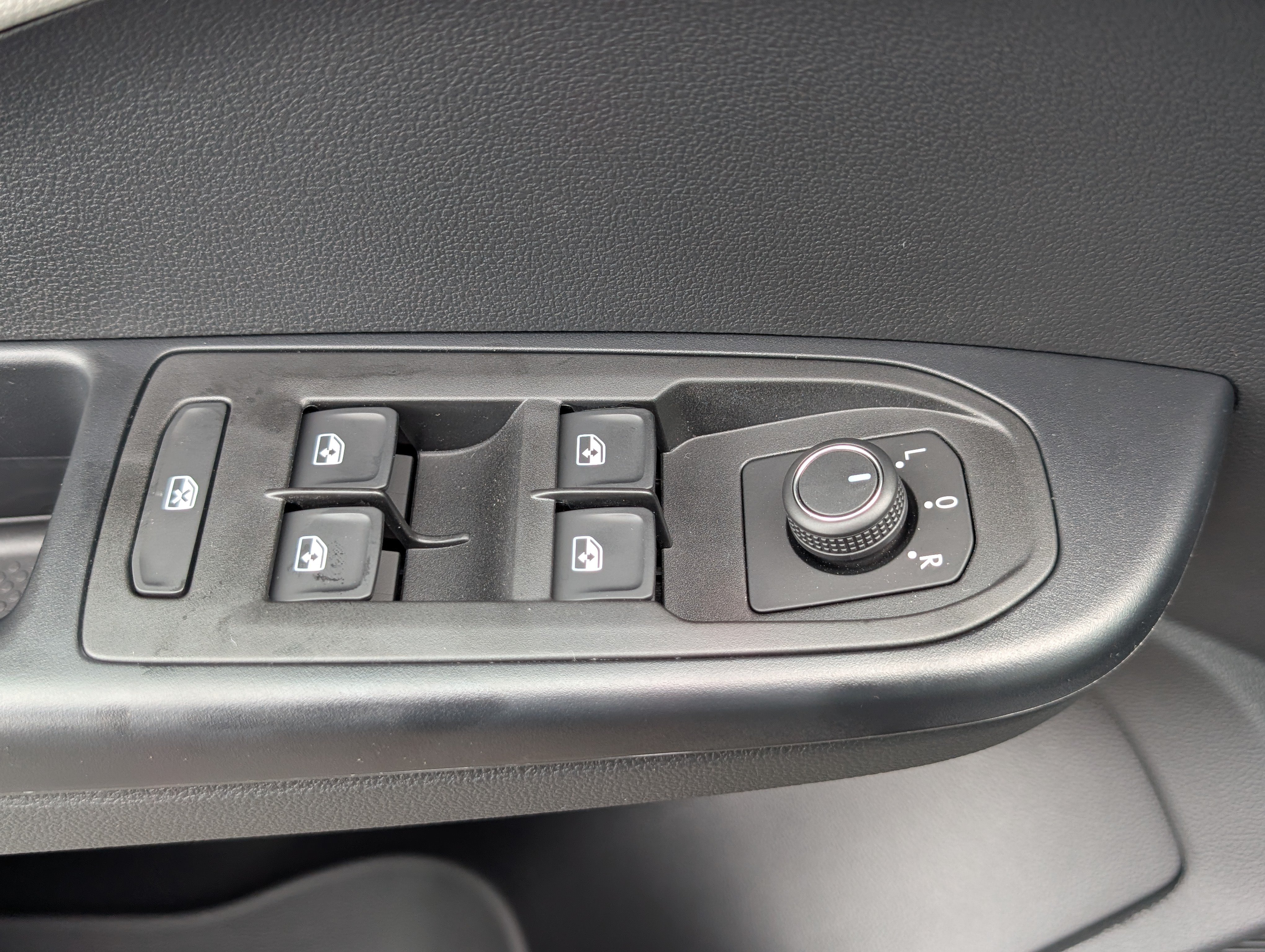 New 2027 Volkswagen Taos S FWD image 14