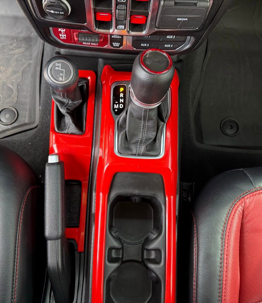 Used 2024 Jeep Wrangler Rubicon w/ Technology Group image 20